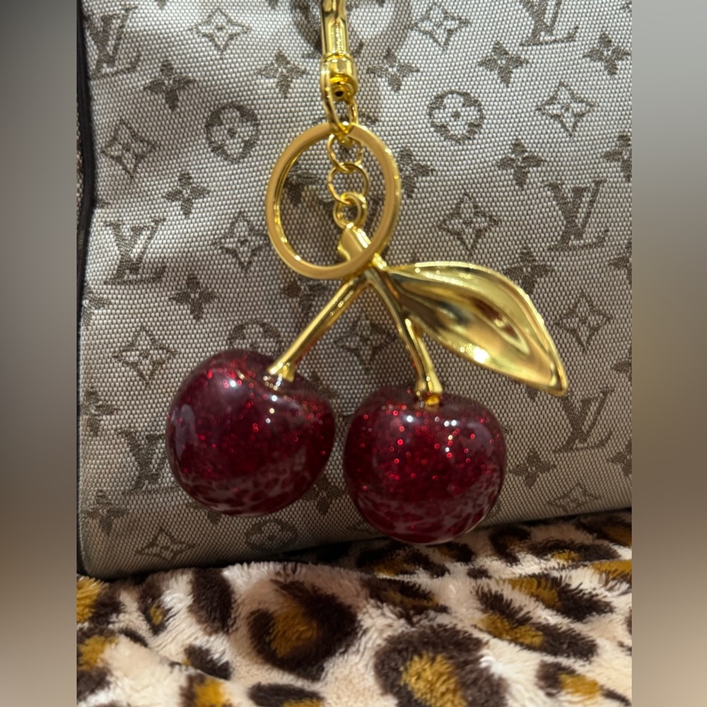 Pink or red glitter cherry charm - Picture 3 of 4